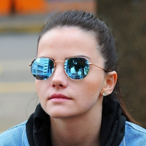 Hexagonal Armação Dourada e Lente Azul Espelhada RB 3548