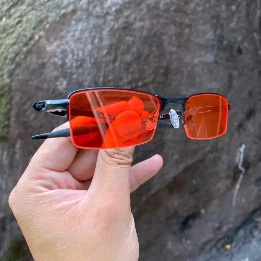 Óculos de Sol Lupinha Lupa Oakley Vilão Fio Nylon Preta e Vermelha