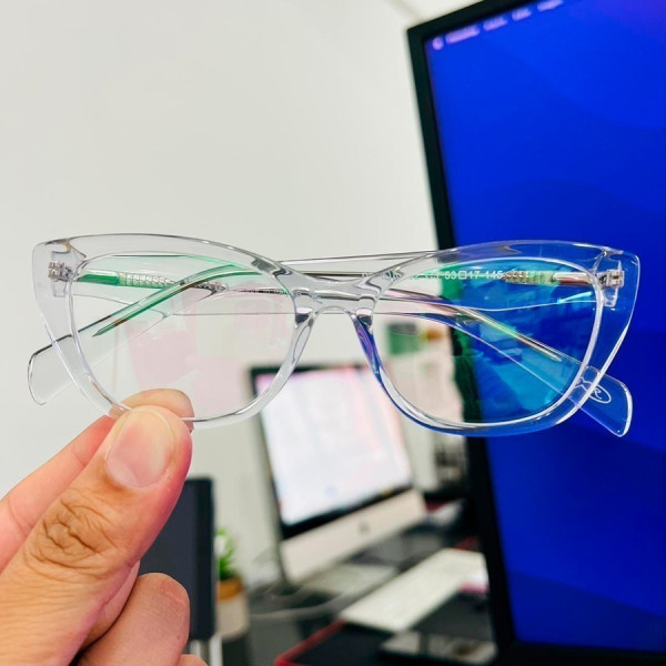 Armação de Óculos Gatinho PD102 Transparente