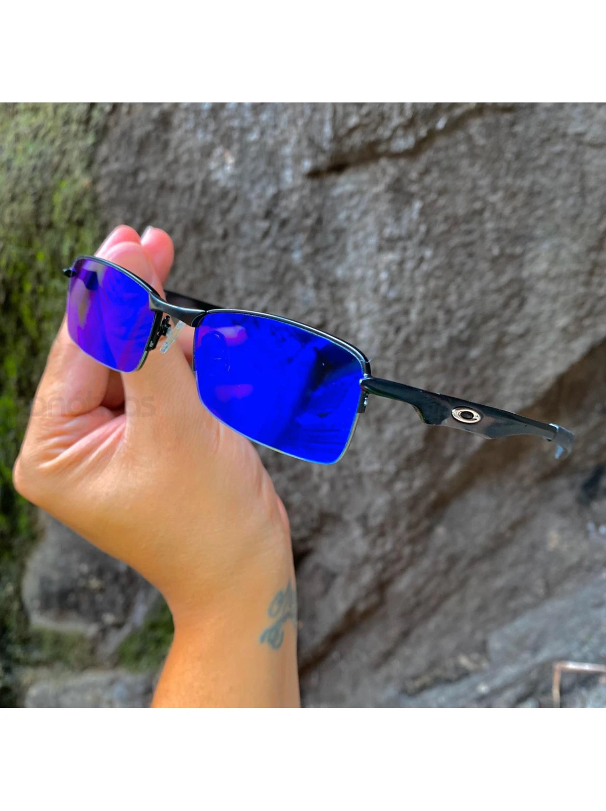 Óculos de Sol Lupinha Lupa Vilão Fio Nylon Preto e Azul Escuro