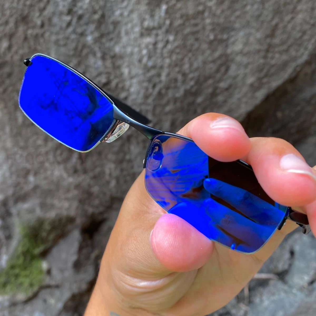 Óculos de Sol Lupinha Lupa Vilão Fio Nylon Preto e Azul Escuro