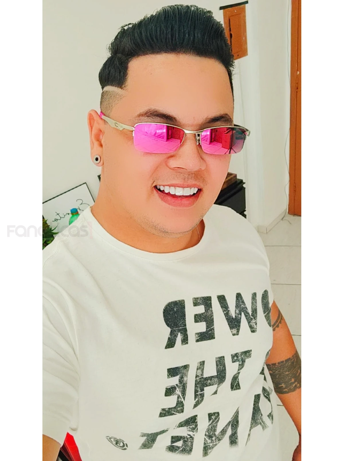 Óculos de Sol Lupinha Lupa Vilão Fio Nylon Cinza e Pink