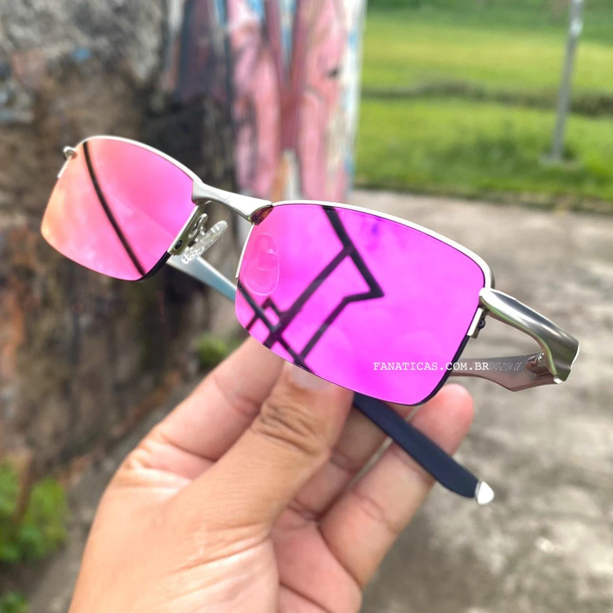 Óculos de Sol Lupinha Lupa Vilão Fio Nylon Cinza e Pink