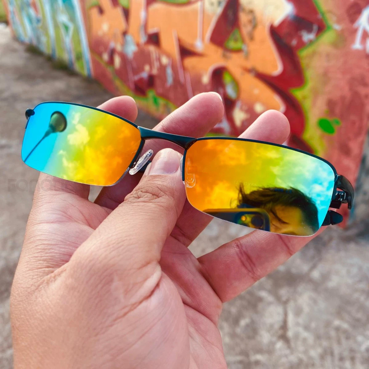Óculos de Sol Lupinha Lupa Vilão Fio Nylon Preto e Arco-íris 