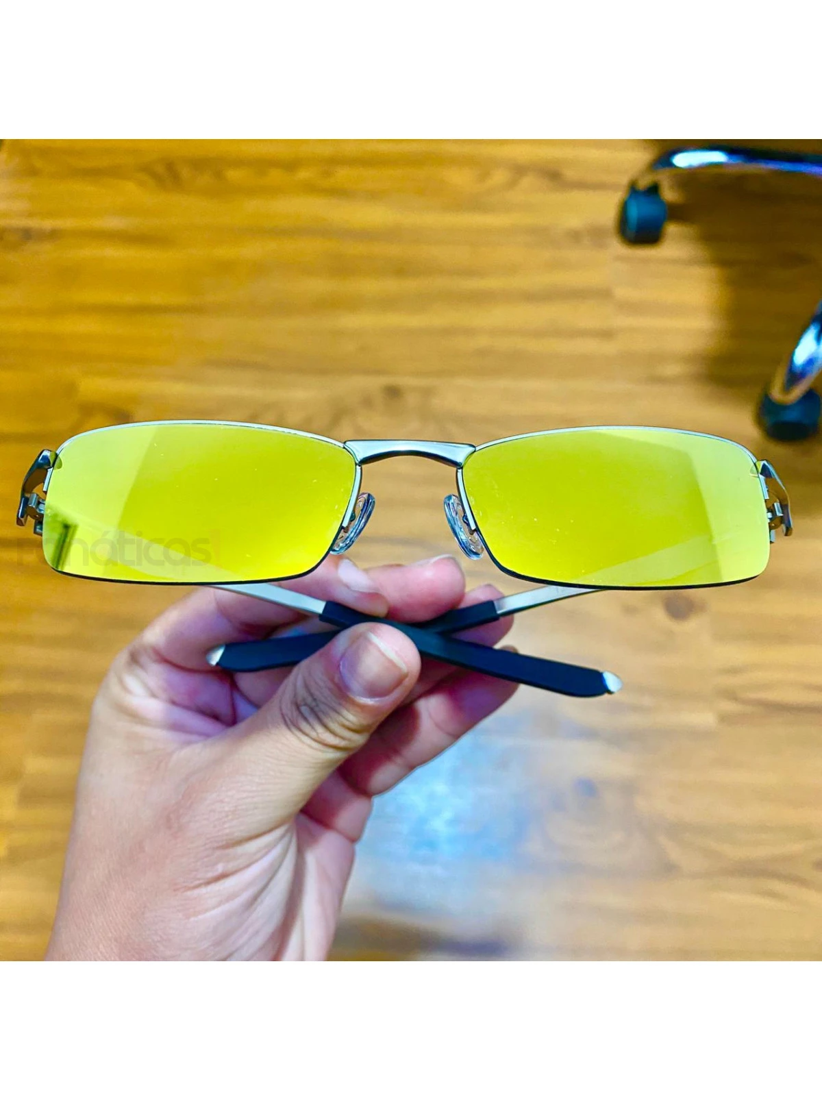 Óculos Lupinha Lupa Vilão Fio Nylon Prata e Dourada