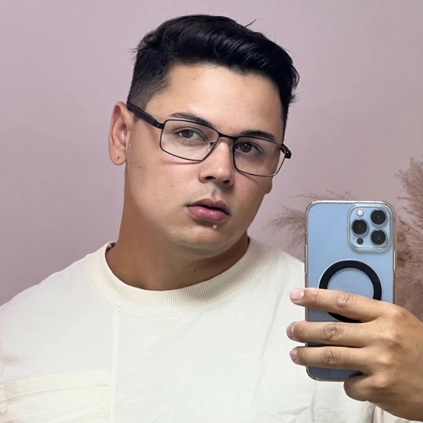 Armação de Óculos 81007 Quadrado Preto e Vermelho