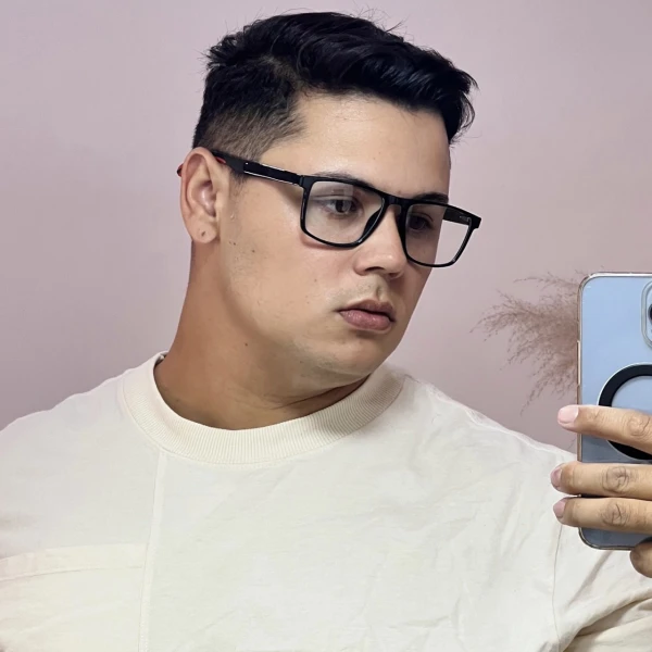 Armação de Óculos 76006 Quadrado Preto Brilho e Vermelho