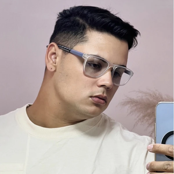 Armação de Óculos 8207 Esportivo Quadrado Translucido