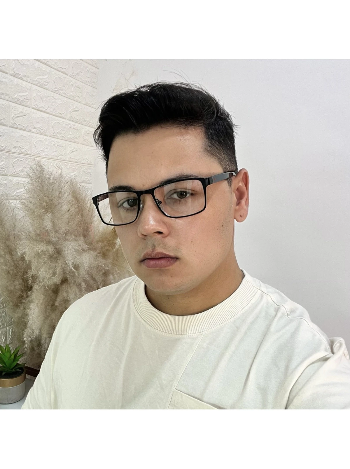 Armação de Óculos AQ240504 Retangular Preto e Vermelho