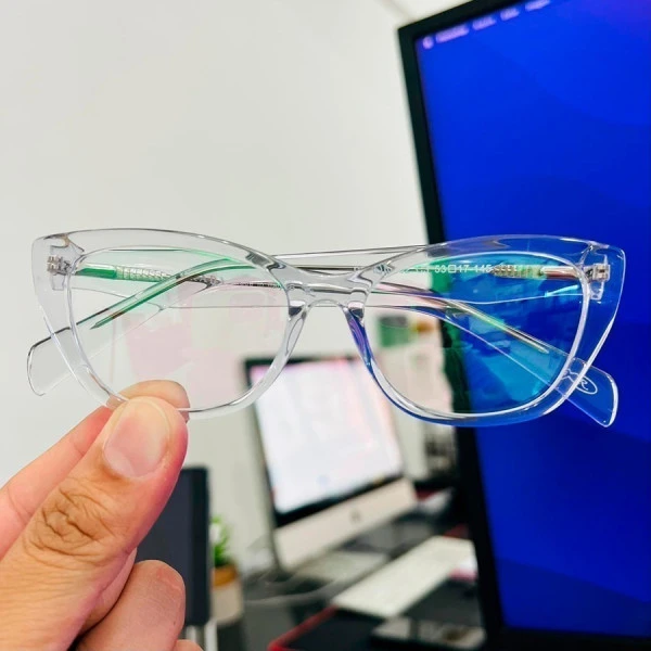 Armação de Óculos Gatinho PD102 Transparente