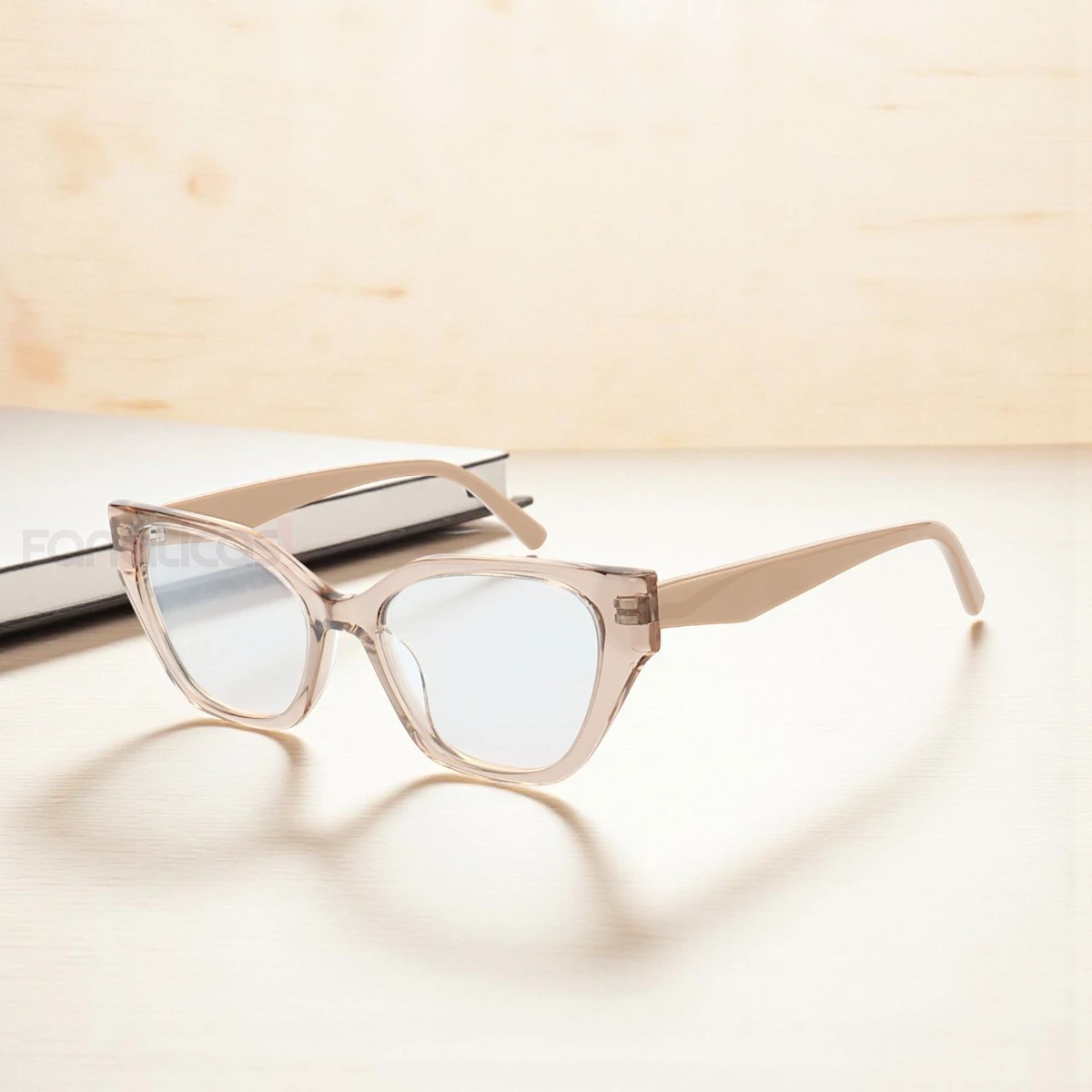 Armação de Óculos Quadrado MC3943 Nude Translucida