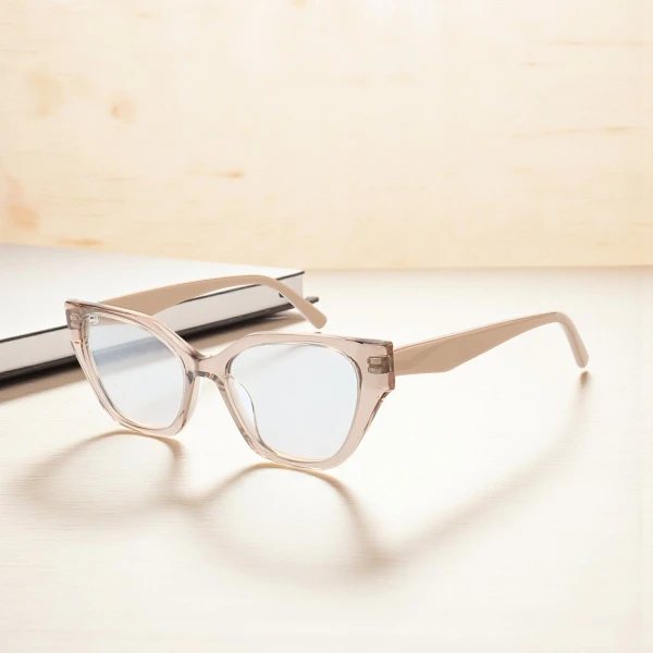 Armação de Óculos Quadrado MC3943 Nude Translucida